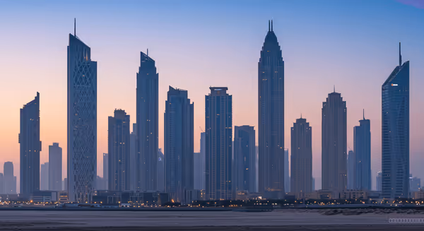 تصاعد التوتر: ترامب ينفي خسائر جوية أمريكية في السعودية مع تعزيز بحري أمريكي بالخليج