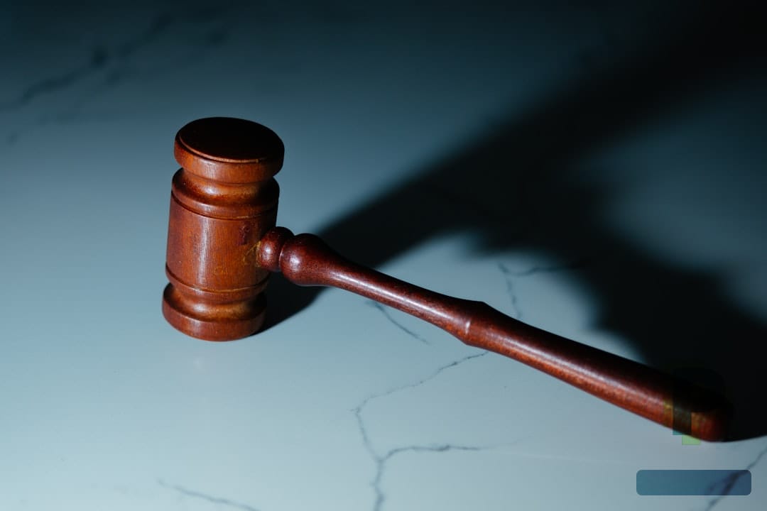 وائس آف امریکہ کی بحالی کا عدالتی حکم، خطے کی صحافت پر کیا اثرات مرتب ہوں گے؟